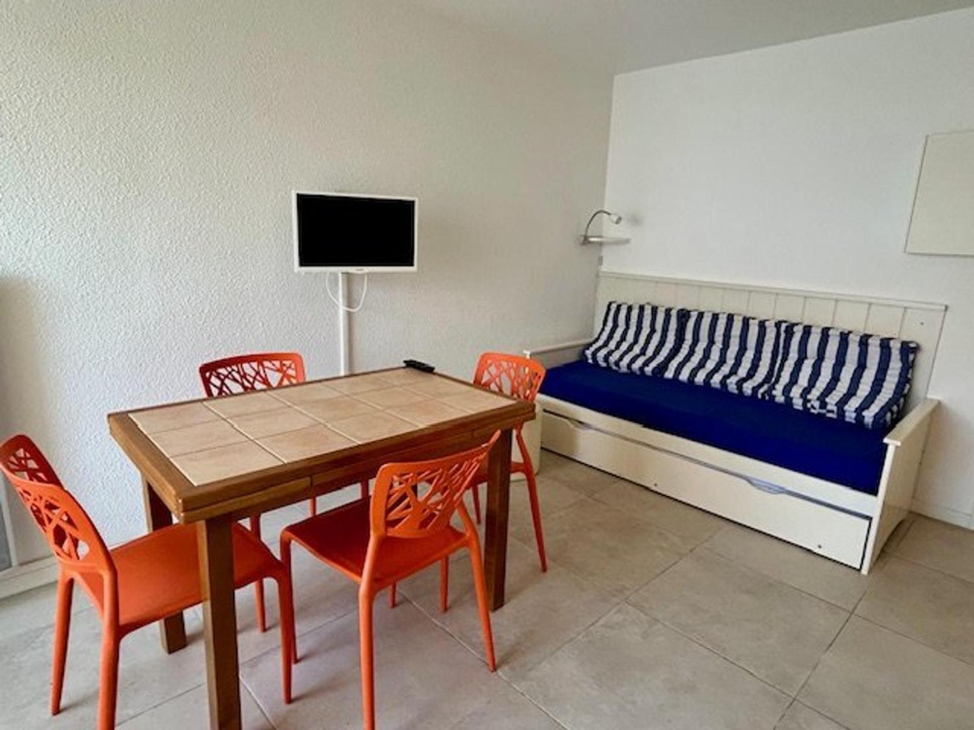 Appartement T2 A Royan, 4 Pers., Proche Plage Et Commerces, Parking, Balcon, Confortable Et Equipe - Fr-1-494-60 외부 사진